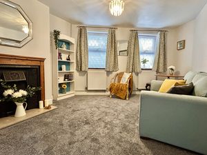 Lounge- click for photo gallery